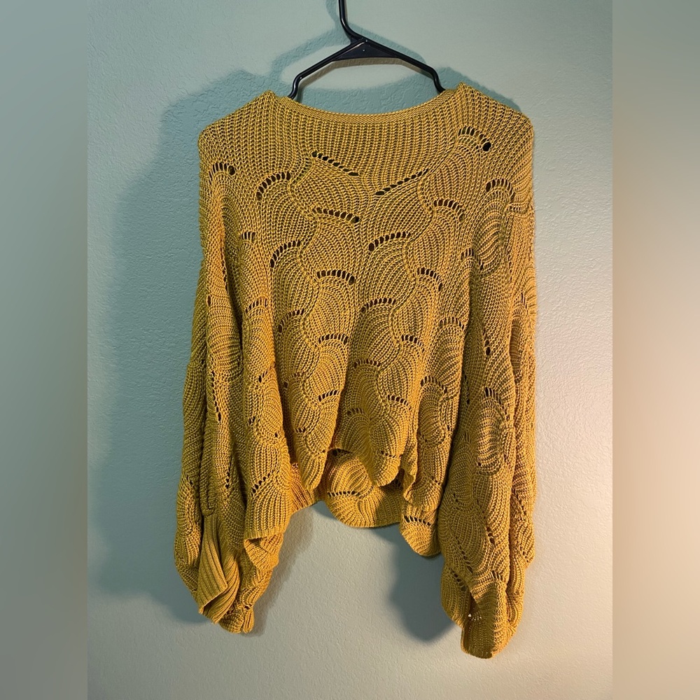 Moon & Madison Medium sweater